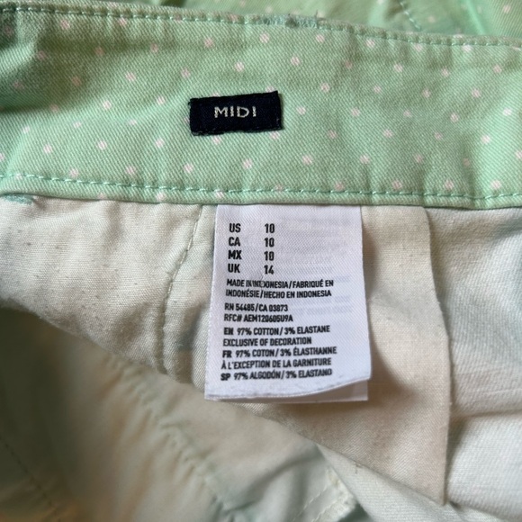 Women’s America Eagle size 10 Green polka dot green shorts - Picture 4 of 5